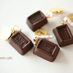 ちいさなチョコのスマホピアス