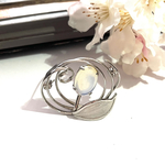 VINTAGE ムーンストーンブローチ　花コスチュームジュエリー　ヴィンテージ  アンティーク  90年代　プレゼント　ギフト　ネックレス　　結婚式　果物　入学　卒園　卒業　オケージョン　春　月