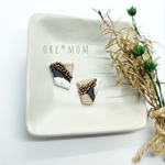 tile  ビーズと刺繍ピアス　beige