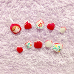 赤ずきんの刺繍ネイル