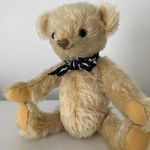 エッジリボンのテディベア　18cm