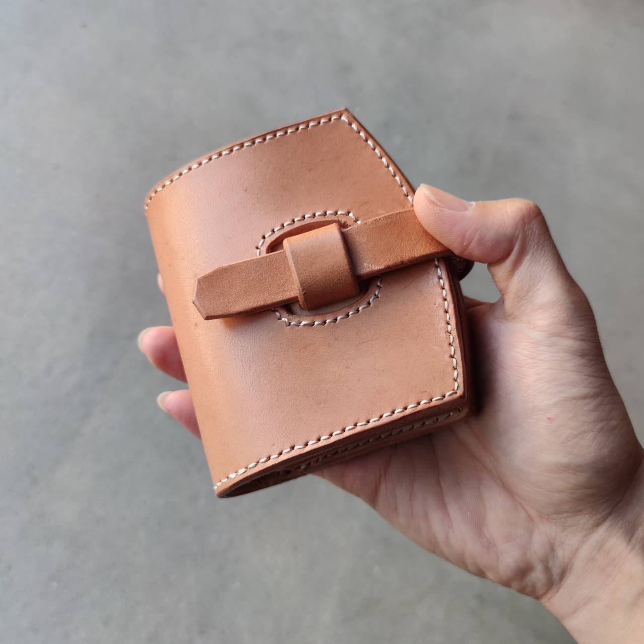 男性に人気！ 姫路ヌメ革 ハンドメイド ショートウォレット 2つ折り財布 小物