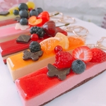 いちごムース　バーケーキ　キーホルダー♡新作♡誕生日☆フェイクスイーツ☆フェイクケーキ☆フルーツケーキ☆タルトケーキ☆フェイクケーキ☆クレイケーキ☆ストロベリー☆ムースケーキーキ