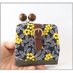 【受注製作"黄色の木の実刺繍"がま口二つ折り財布　【カーキ&マスタード】