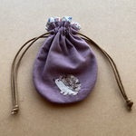 ハリネズミの刺繍　巾着