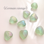 〈German vintage〉ライトグリーン フロストアクリル ハートビーズ (8個)
