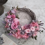 Lune Bonheur＜French Rose＞＊受注制作＊ハーフムーンリース＊三日月リース＊フラワーリース＊紫陽花＊プリザーブドフラワー＊お花＊ギフト＊結婚祝い＊新築祝い＊母の日＊母の日ギフト