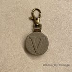 チャーム ”7＆V”
