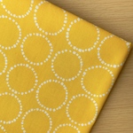 50*50【オックス】北欧の刺繍風ドットリング／イエロー《 生地 オックス生地 コットン 綿 北欧柄 北欧調 ドット柄 水玉模様 黄色 マスタード COTTONCANDY 中厚手 》