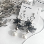 【SALE】人気NO2⌇PVC素材 × コットンパール × 大ぶりピアス［ サージカルステンレスポスト使用 / イヤリング対応 ］