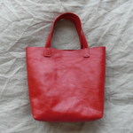 牛ヌメ革  本革 レザー ミニトートバッグ　カーマイン レッド　赤