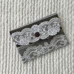 レース柄ミニ財布、コインポーチ付きカード入れ、ファスナーポケットとカードスロット付きミニサイズ財布、Brown and white lace mini wallet