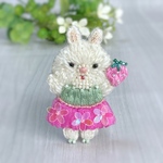 ④春のおともだちブローチ⭐︎ブローチ 刺繍ブローチ ビーズ　うさぎ