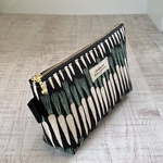 手のひらサイズのポーチ　にんじん　くろ