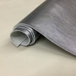 牛革　メタリック　ライトグレー　シルバー　　80㎝×40㎝（32デシ）本革　レザークラフト　革　レザー　leathercraft　ハンドメイド　手作り　素材　生地　