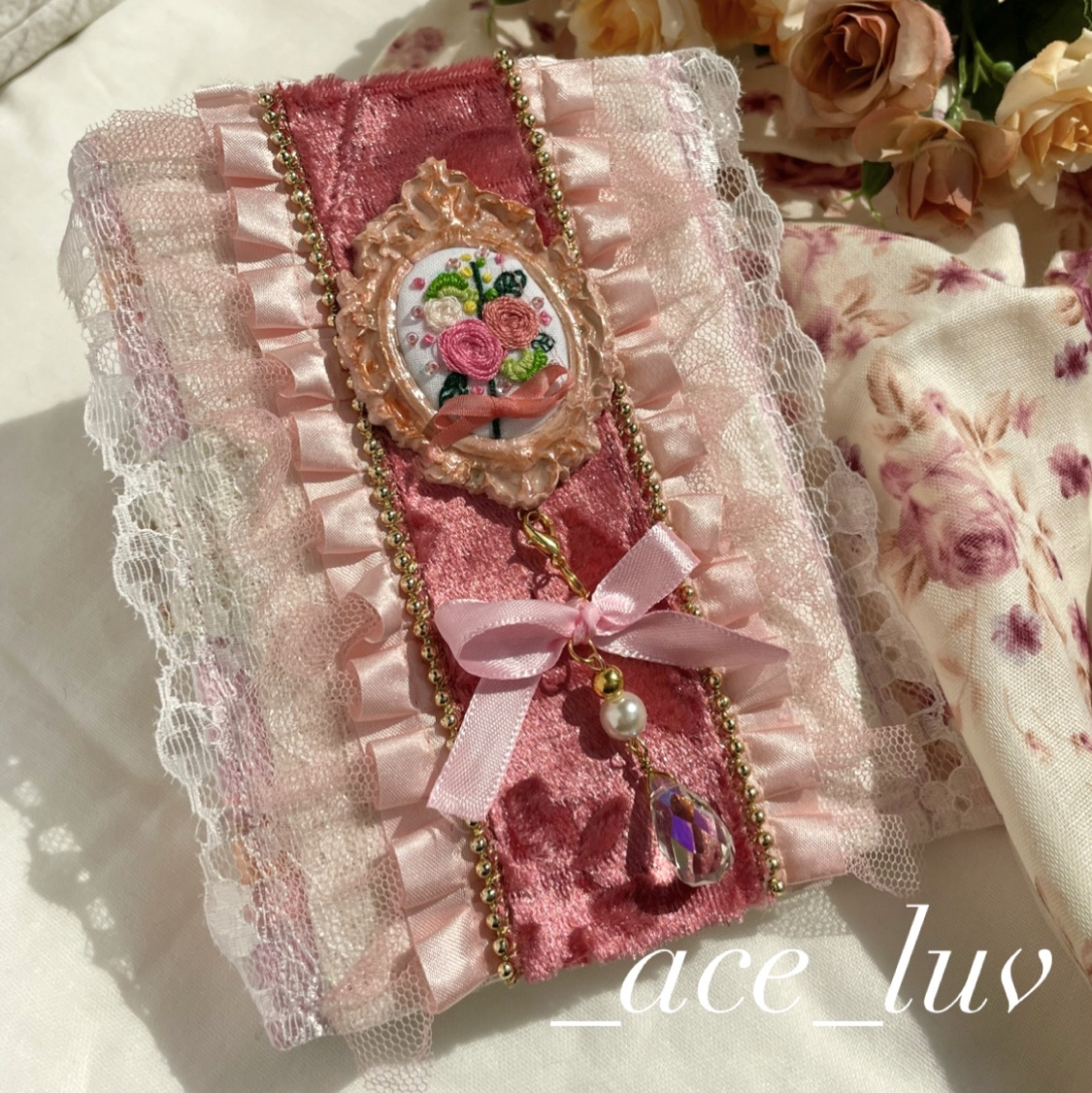 日記帳 ダイアリー 刺繍 アンティークブローチ