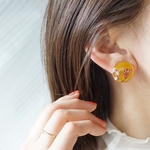 《ギフトOK》レモンカラーの可愛いお花ピアス