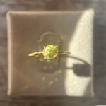 【訳あり特価】希少石一点もの💍スフェーンのシンプルリング(18KGP)【フリーサイズ】