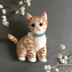 羊毛のこねこブローチ