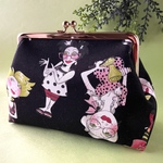 お洒落な女の子柄（ブラック）がま口ポーチ 化粧ポーチ プチギフト   USAコットン