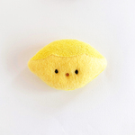 #04〈ミラクル〉レモンケーキくんふわふわブローチ