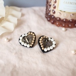ビーズ刺繍𓍯キラリハート♡ビジュー×perlピアス