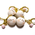 あざらしさんの大福【白】 キーホルダー フェイクスイーツ フェイクフード スイーツデコ 樹脂粘土