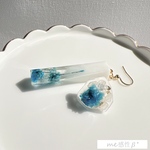 ドライフラワーかすみ草アシンメトリーピアス ブルーver.