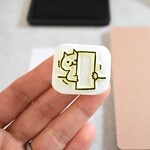 震えるねこさん　meganehankoの動物シリーズ