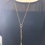 リングとメタルのY字ネックレス