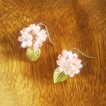 桜と葉っぱのピアス