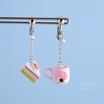 桜の春色ケーキと桜咲くラテ　ピアス／イヤリング