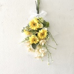 イエロー　ガーベラのスワッグ　アーティフィシャルフラワー  誕生日プレゼント　引っ越し祝い　結婚祝い　記念日　ギフト　