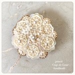 Floating Flower 〜Coup de Coeur 〜ビーズ刺繍ブローチ