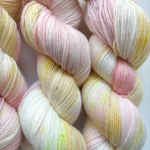 フリージア  Fine sock 400m 100g