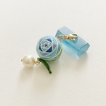 薔薇手まりのチャーム【アクアブルー】