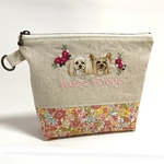 rose-doue様オーダー品☆犬の手刺繍の化粧ポーチ