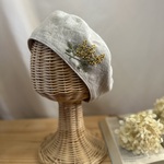 【即納１点のみM56cm】フレンチリネンのミモザ刺繍リネンベレー帽　　帽子　ナチュラル　お出かけ　清楚