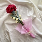 【ギフト　プレゼント】【再販2】あみぐるみ　カーネーション　かすみ草　母の日　花束　フラワー　ミニブーケ　編み物　毛糸　レース糸　スワッグ　プチギフト　玄関　ウェルカムスペース　シューズボックス