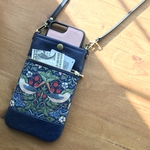 ウィリアム モリス スマホショルダー スマホポシェット スマホポーチ ポケット付 ネイビー レザー     
