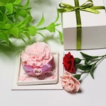 ミニチュア雑貨【ピンクのフラワーケーキとカーネーション2本】