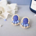 ビーズ刺繍𓍯blueな爽やか春色ピアス