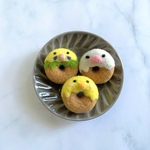 鳥さんのドーナツ型ブローチ