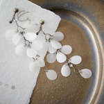 和紙の花 「大和の藤」 イヤリング／ピアス 　白色　オフホワイト