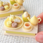 レモンイエローのアフタヌーンティーセット