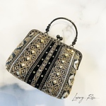 1点限定価格！！BLACKメタル口金のBLACKトーン異国情緒漂う魅惑の高級インド刺繍レース❤︎フォーマルバッグ　母の日