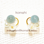コロンとしたかすみ草のピアス(ブルーグレー)
