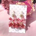 いちご🍓のさくらんぼ🍒ピアス／イヤリング