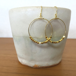 ゴールドのシンプルフープピアス