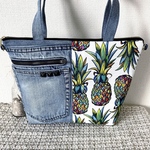 いつもより大きめ　パイナップル×デニムリメイク  トートバッグ　ショルダーバッグにも